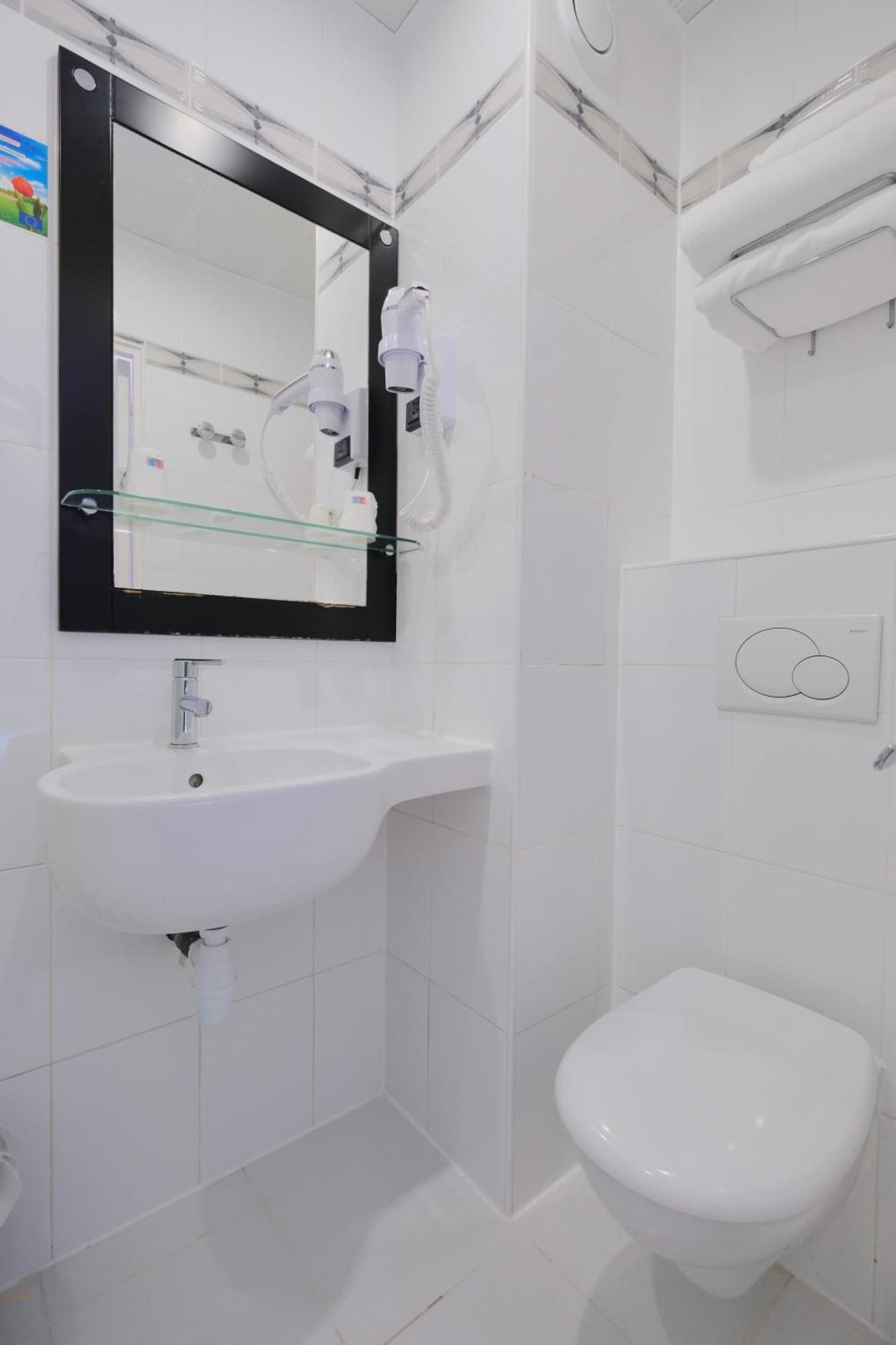 Hipotel Lilas Gambetta Paris Eksteriør bilde
